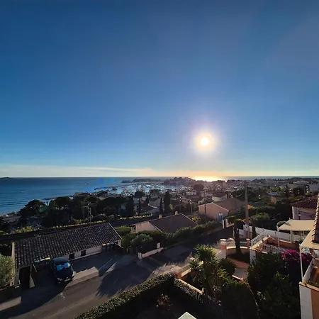 Superbe T3 Refait A Neuf, Vue Panoramique, Place De Parking * Bandol